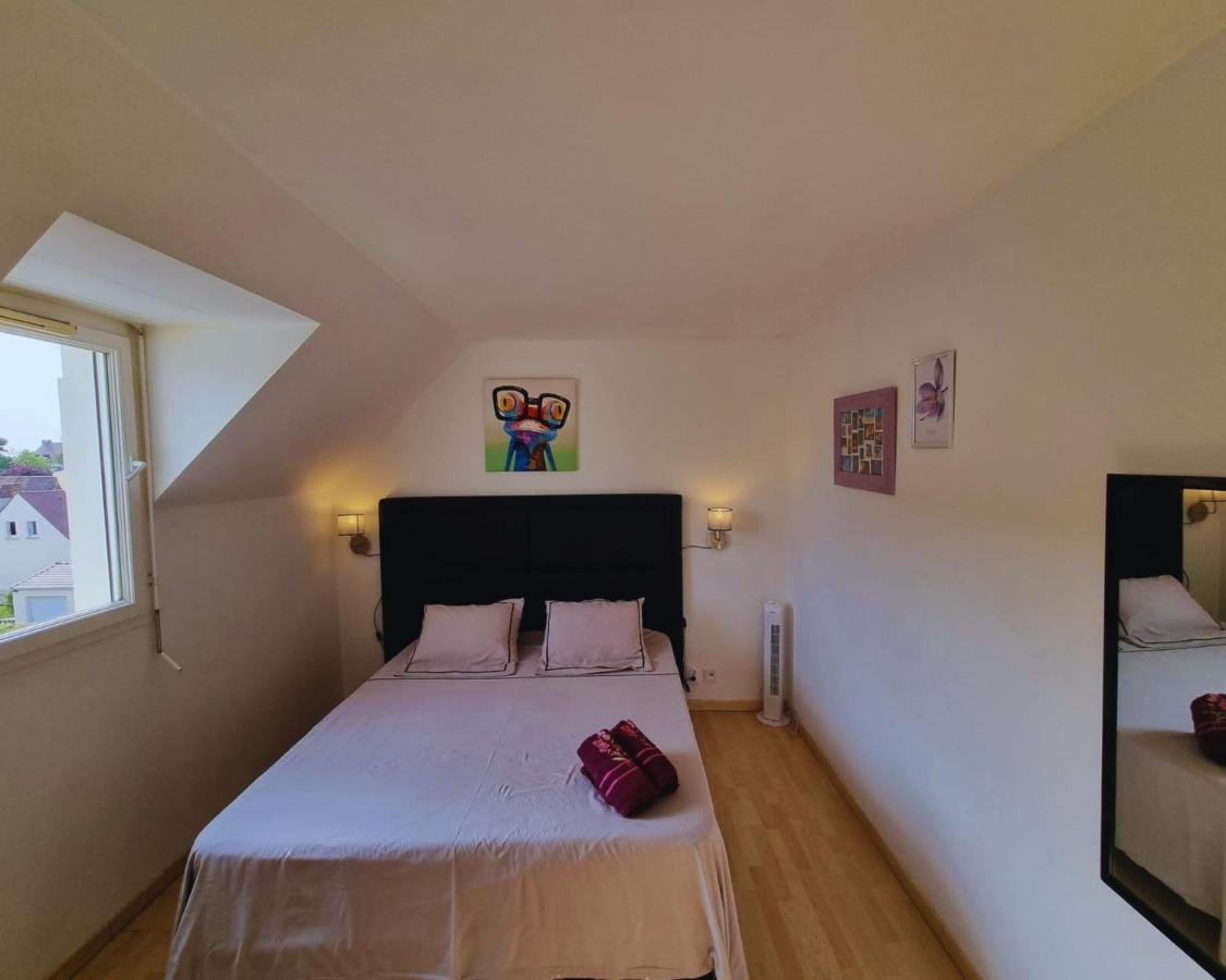 Appartement Cosy Centre Brie Comte Robert Esterno foto
